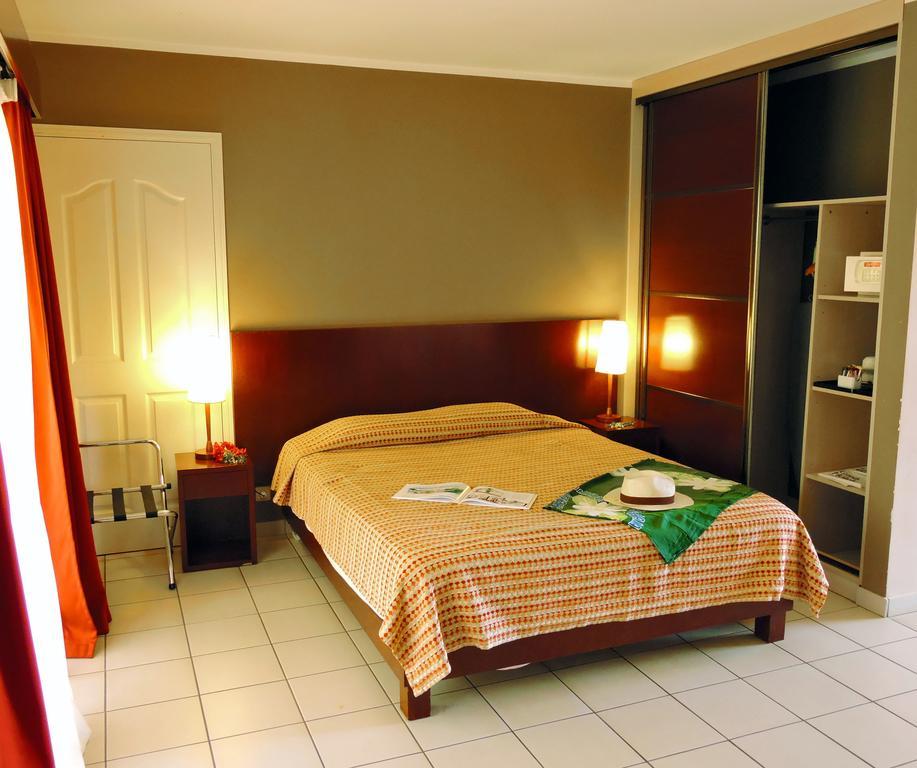 Koniambo Hotel Koné Kamer foto