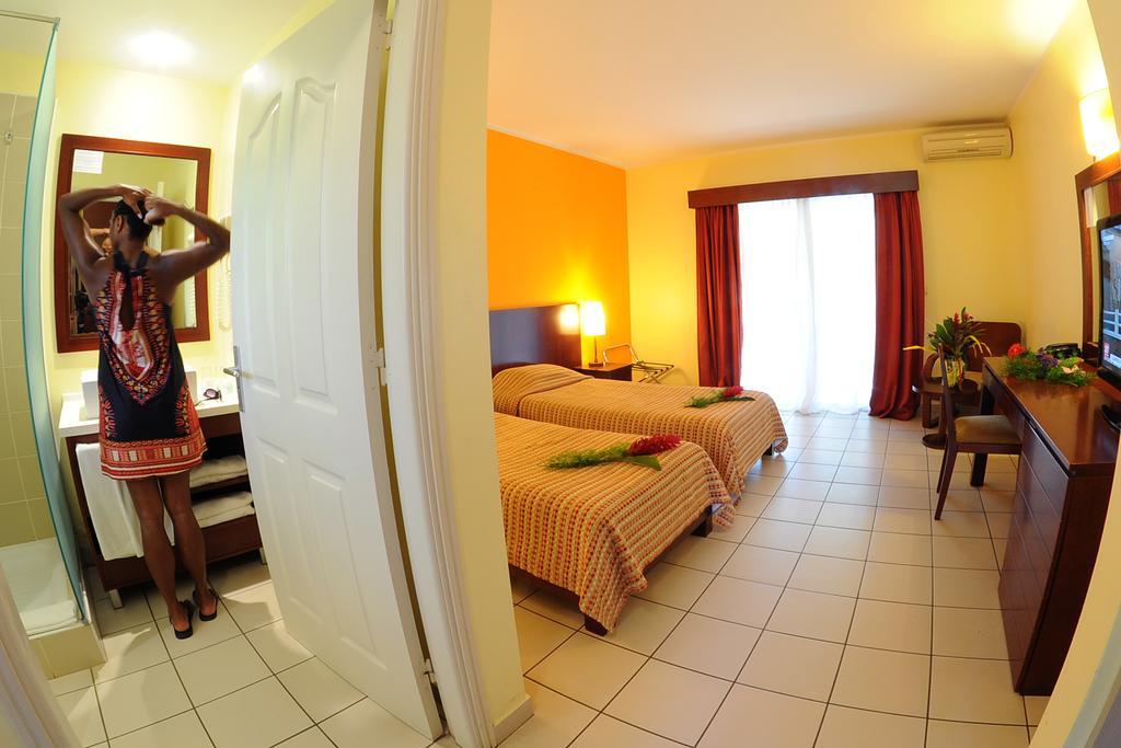 Koniambo Hotel Koné Kamer foto