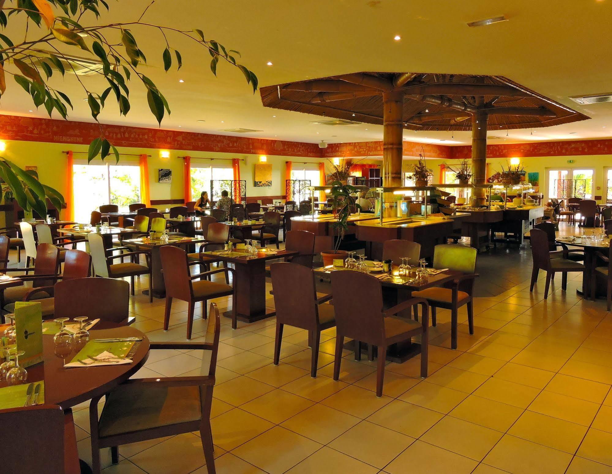 Koniambo Hotel Koné Buitenkant foto