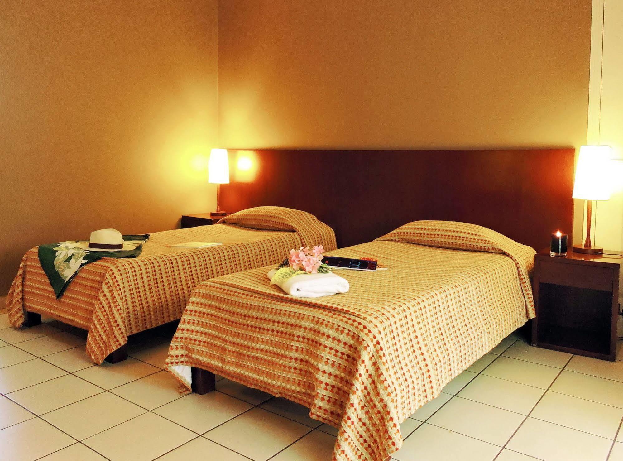 Koniambo Hotel Koné Buitenkant foto